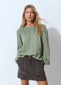 Blusa cuello redondo smock en pico*Brownie Hot