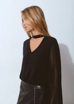 Blusa detalle choker*Brownie Outlet