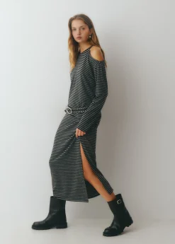 Camiseta cut-out hombro raya tejida*Brownie Hot