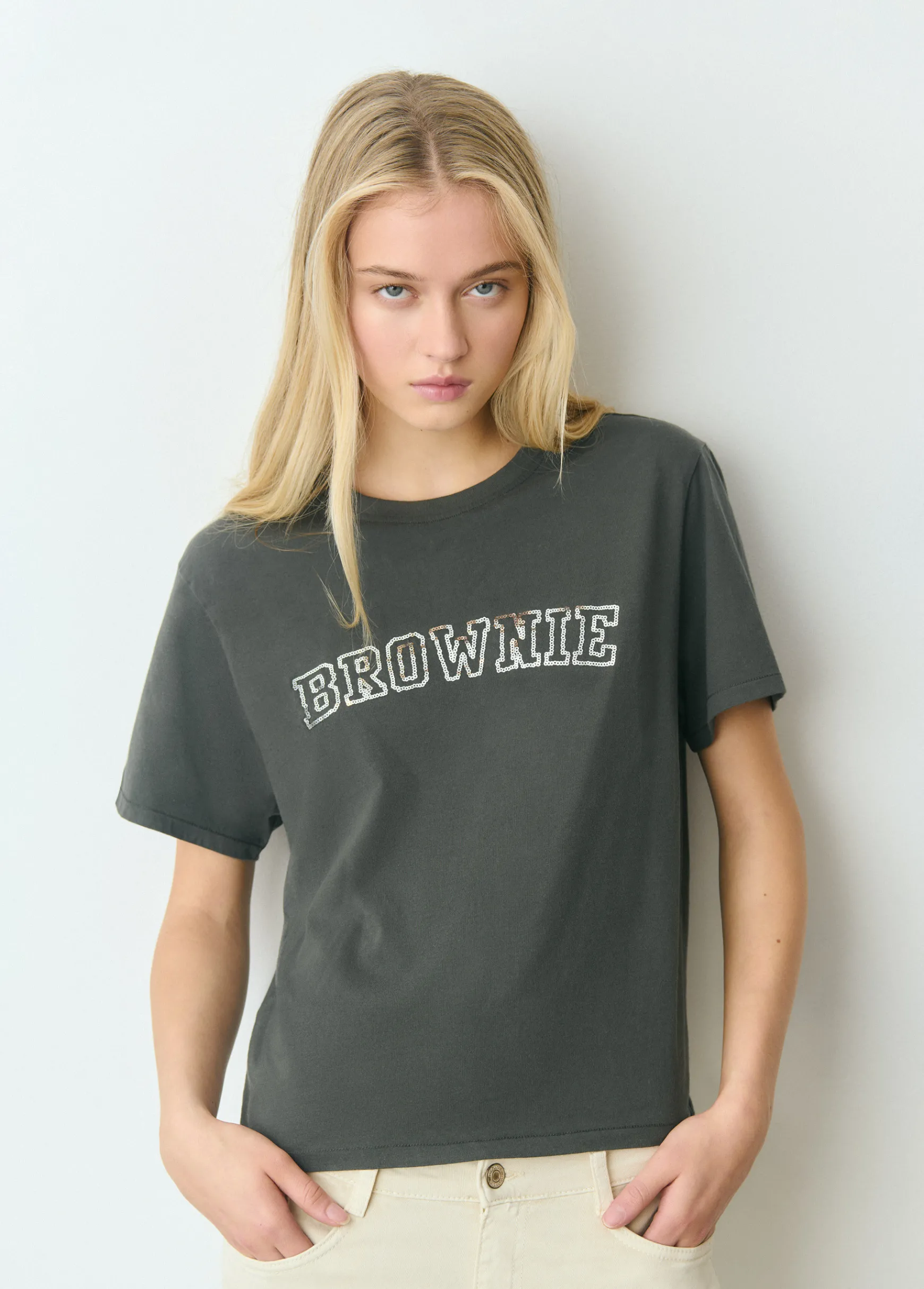 Camiseta manga corta texto bordado lentejuelas*Brownie Best