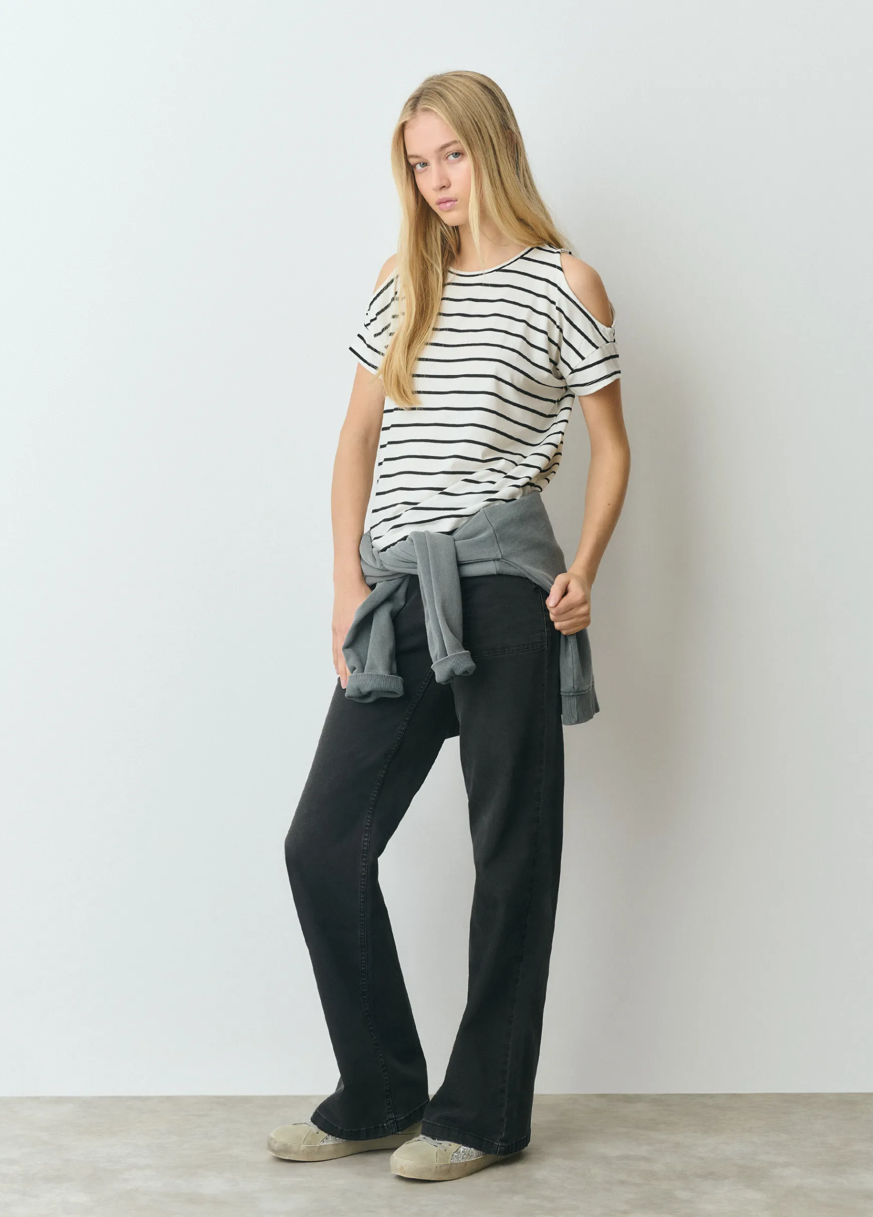 Camiseta raya tejida cut-out hombro*Brownie Outlet