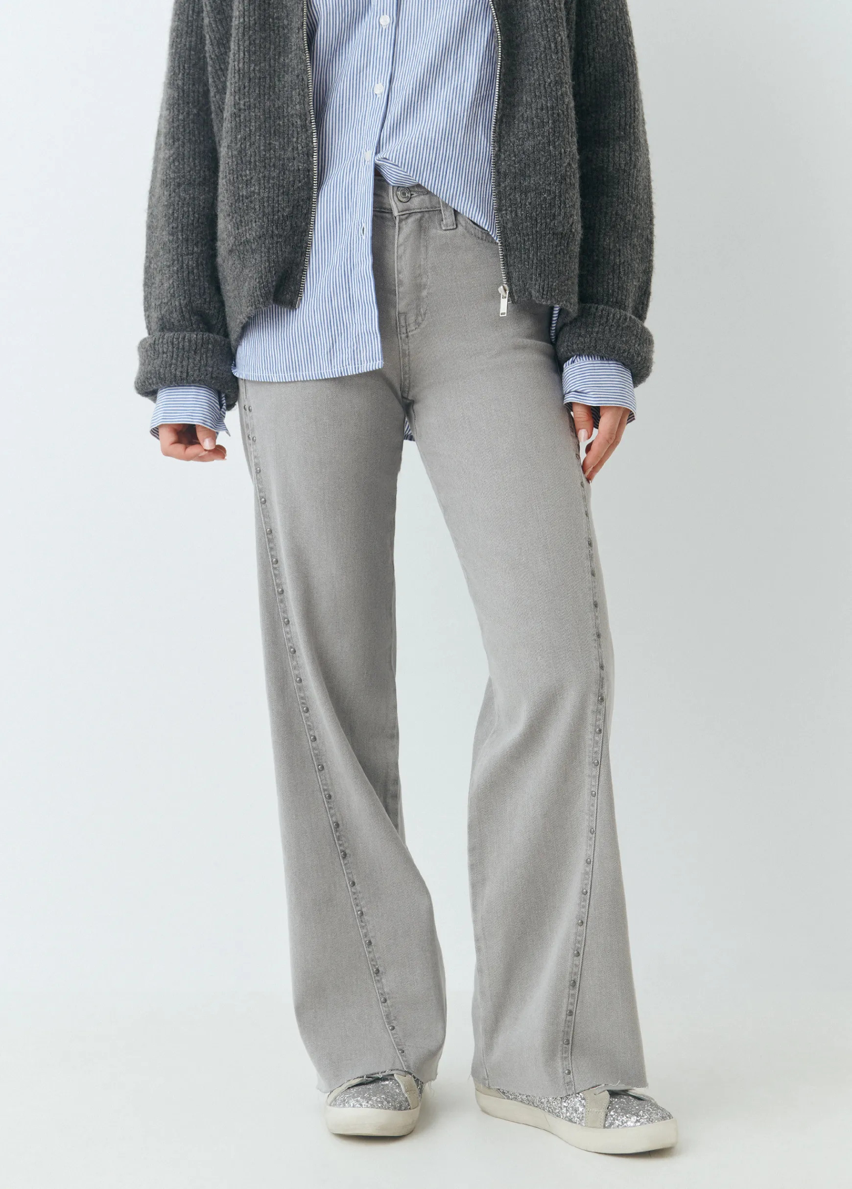 Pantalón corte lateral tachas*Brownie Hot