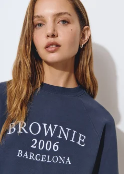 Sudadera bordada manga ranglan*Brownie Outlet